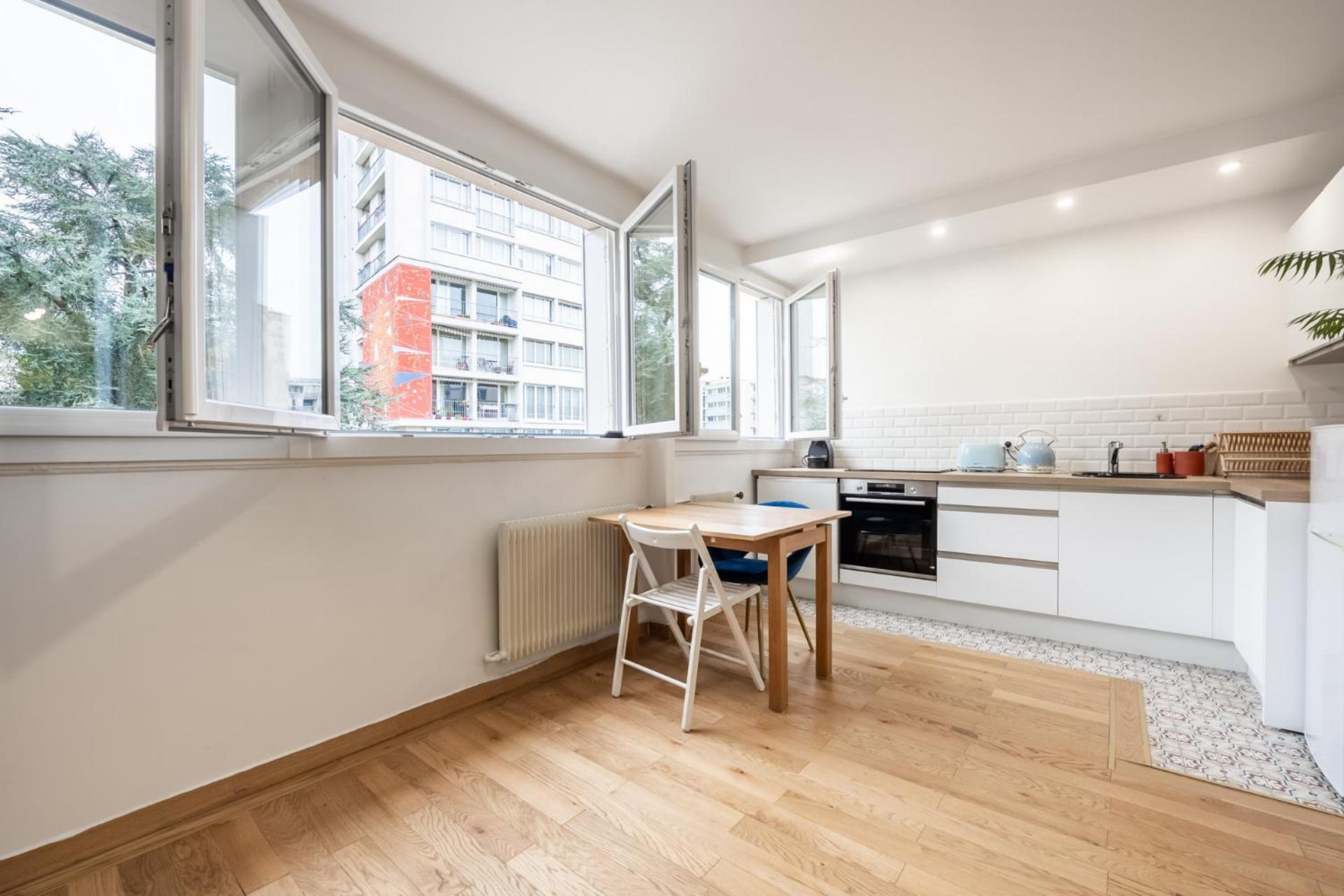 Charming Parisian Home Away From Home In The Heart Of Paris Exteriör bild
